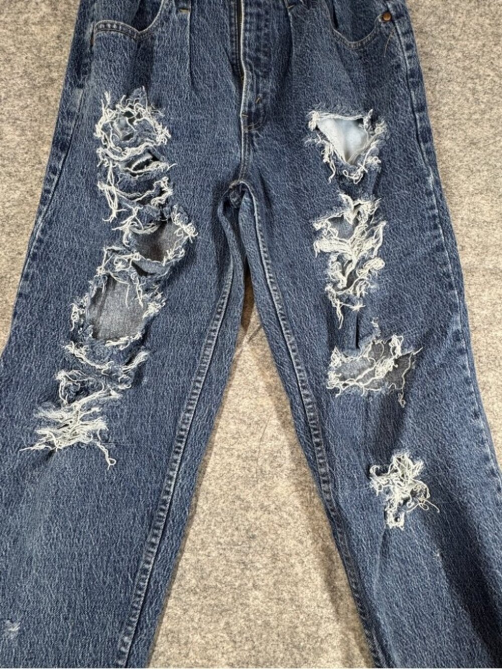 Levis Vintage 90s Distressed Blue Jeans 30 High Rise Mom Fit  Grunge Retro Chic - Picture 9 of 16